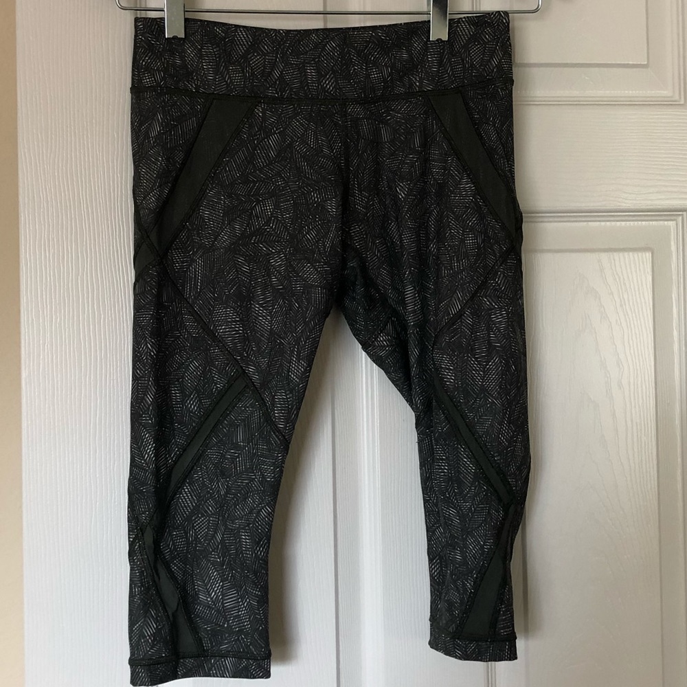 Lululemon Cool To Street Crop sz 8